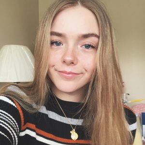 Meet your Posher, Caroline